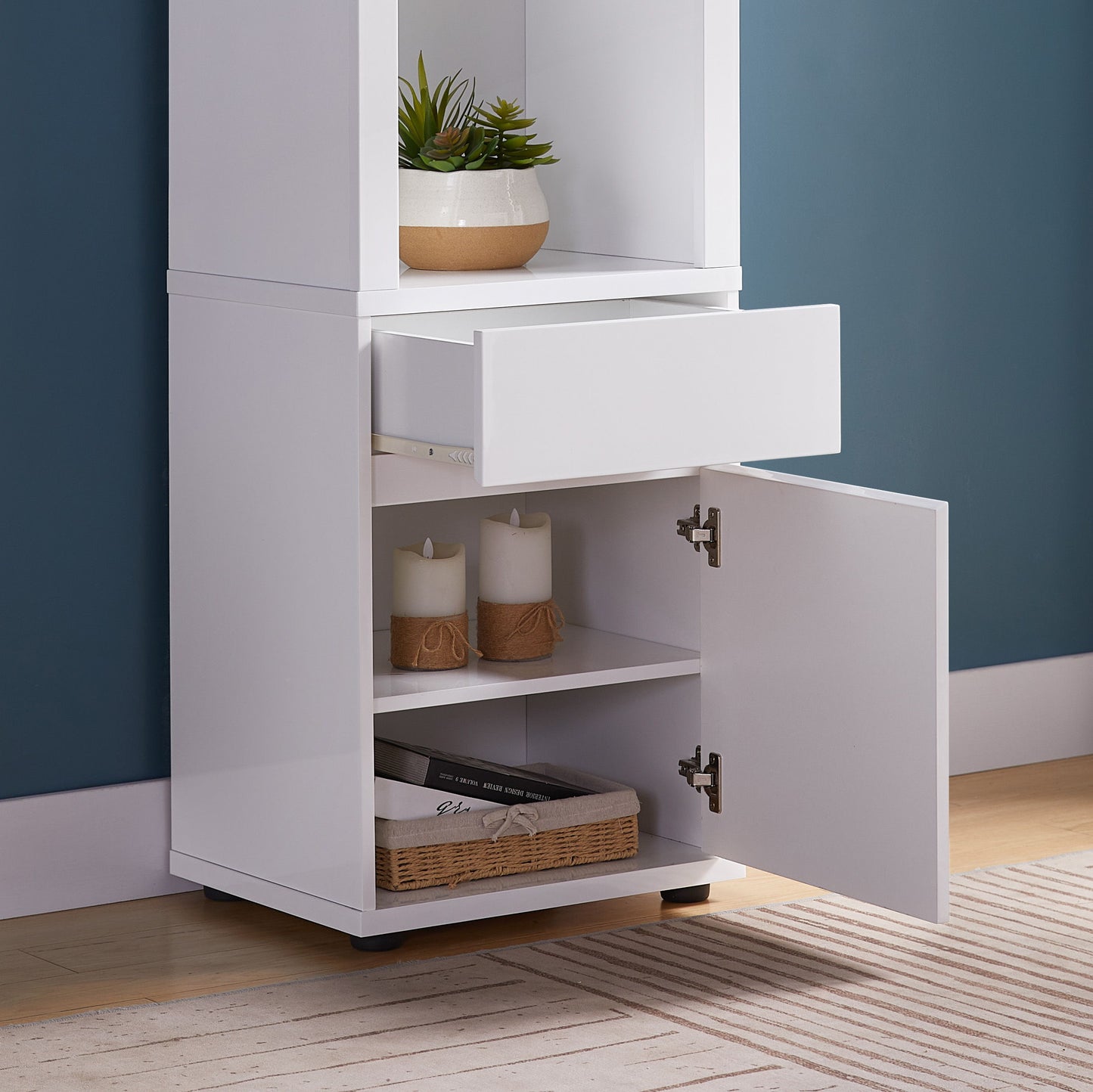 Contemporary Display Cabinet With Three Glass Shelves One Shelves Bottom Cabinet With Two Shelves - White