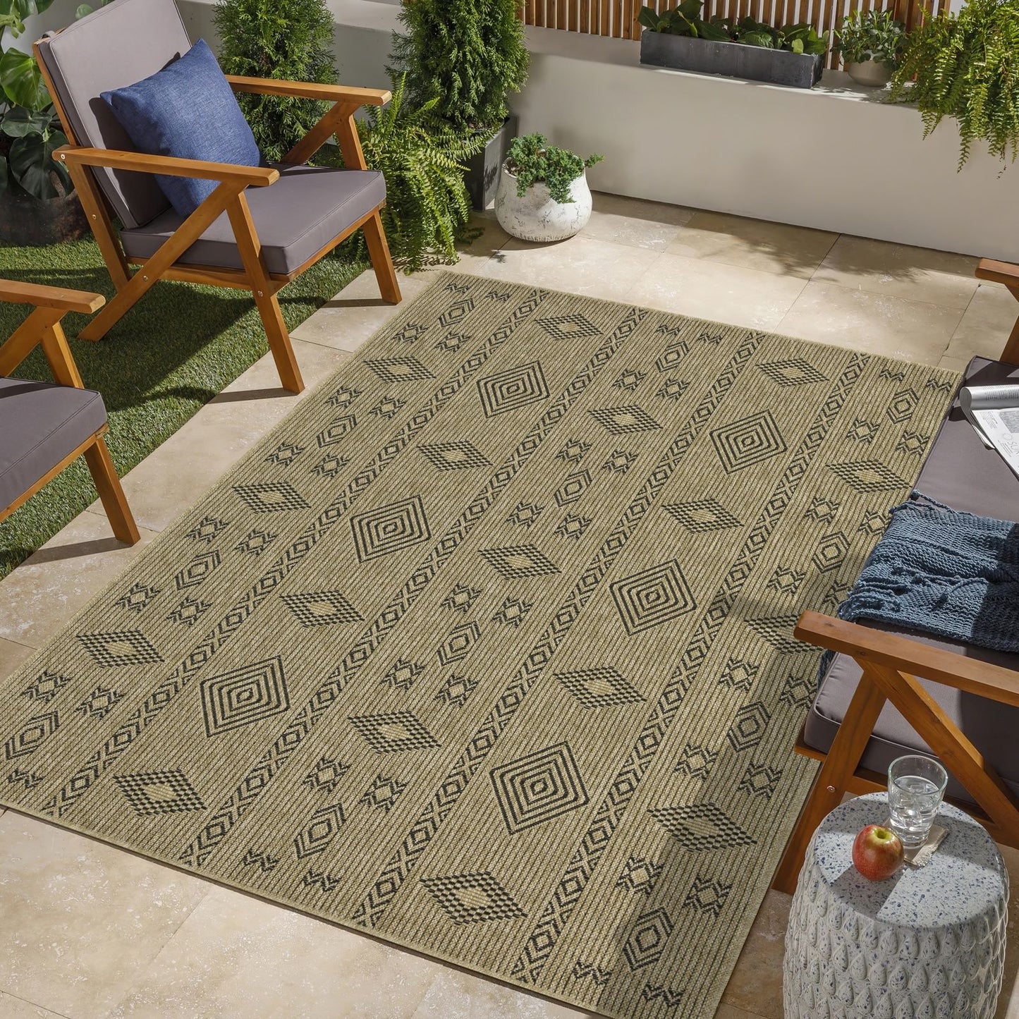 Earth - 7'10" X 10'3" Indoor / Outdoor Area Rug - Natural / Black